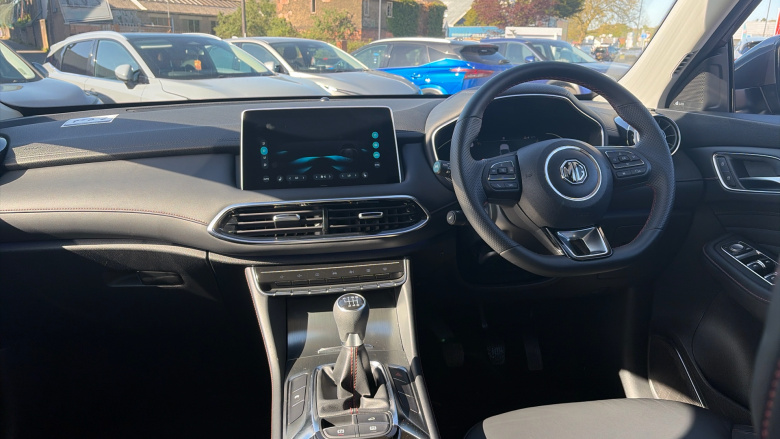 MG HS 1.5 T-GDI Trophy 5dr Petrol Hatchback